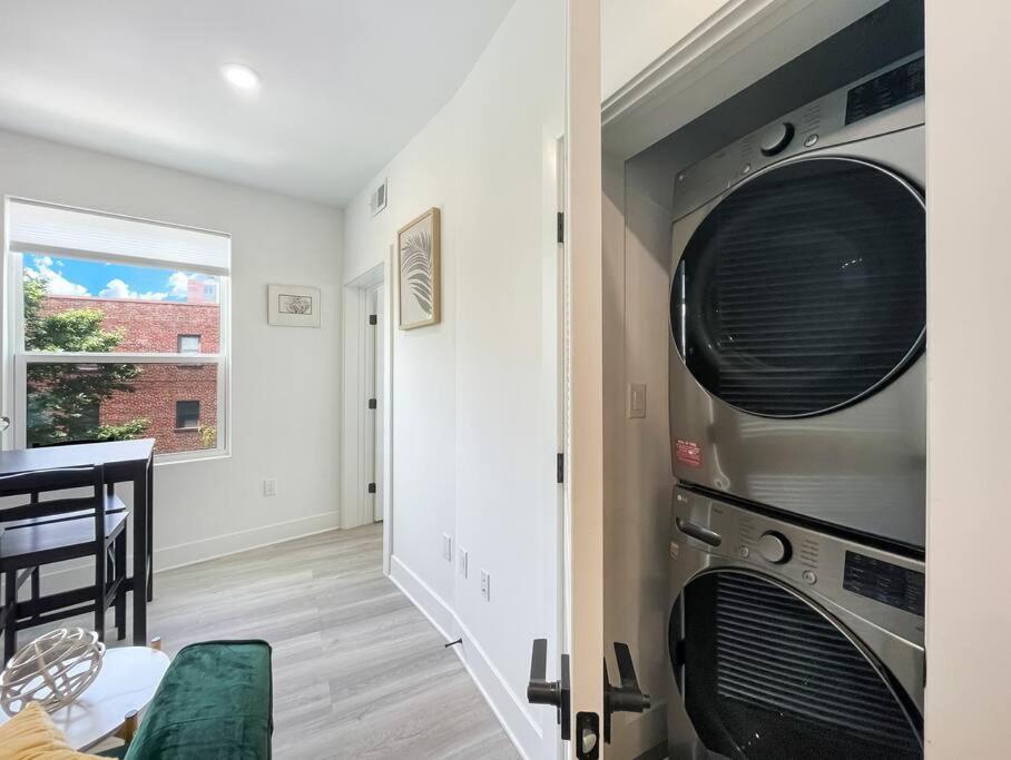 Central Dc Apt , City Skyline View , Close To All Washington Exterior foto